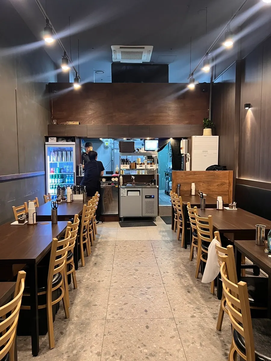 Interior design inside Yukhwang