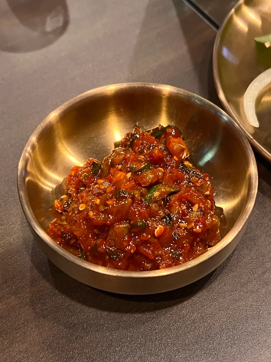 Side dishes including the rice-thief salted seafood