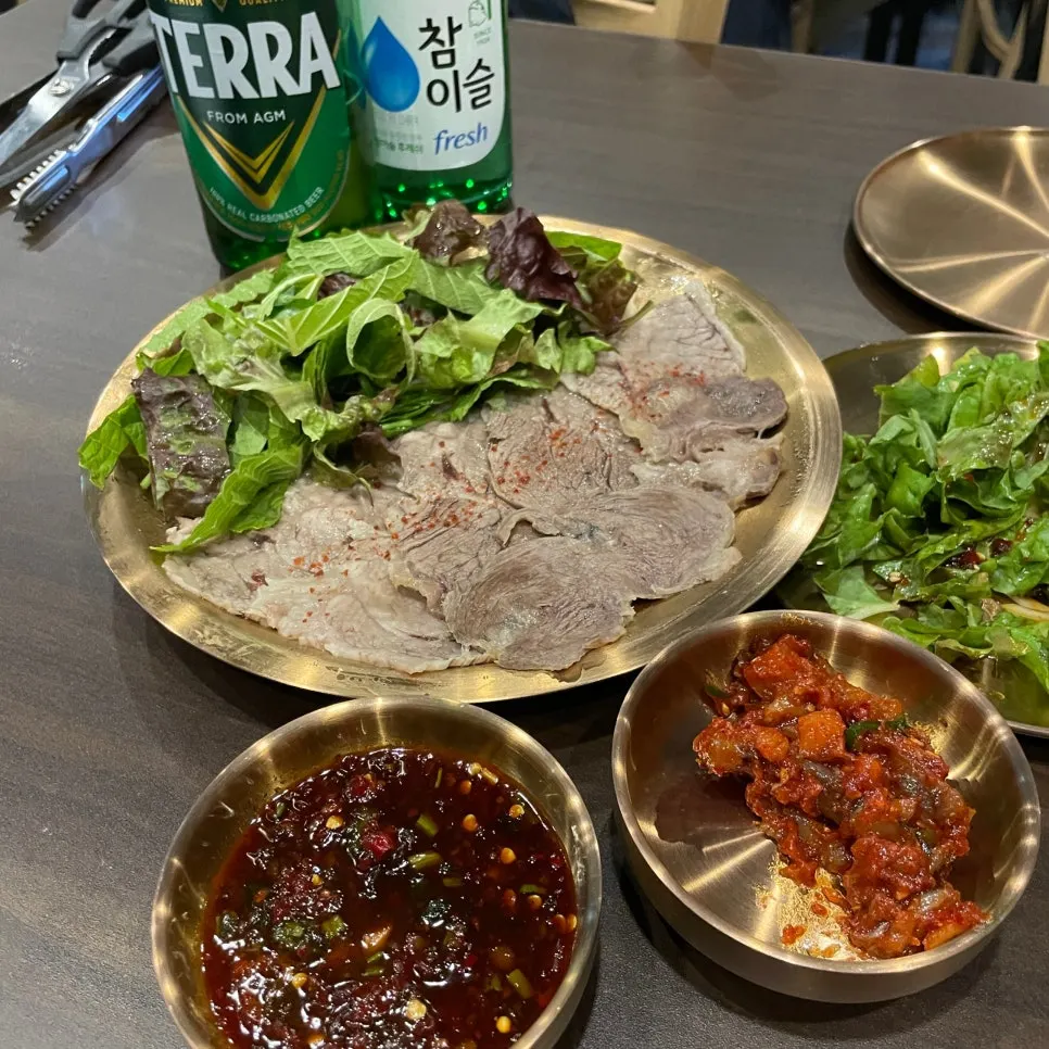 상추와 깻잎 곁들임 채소