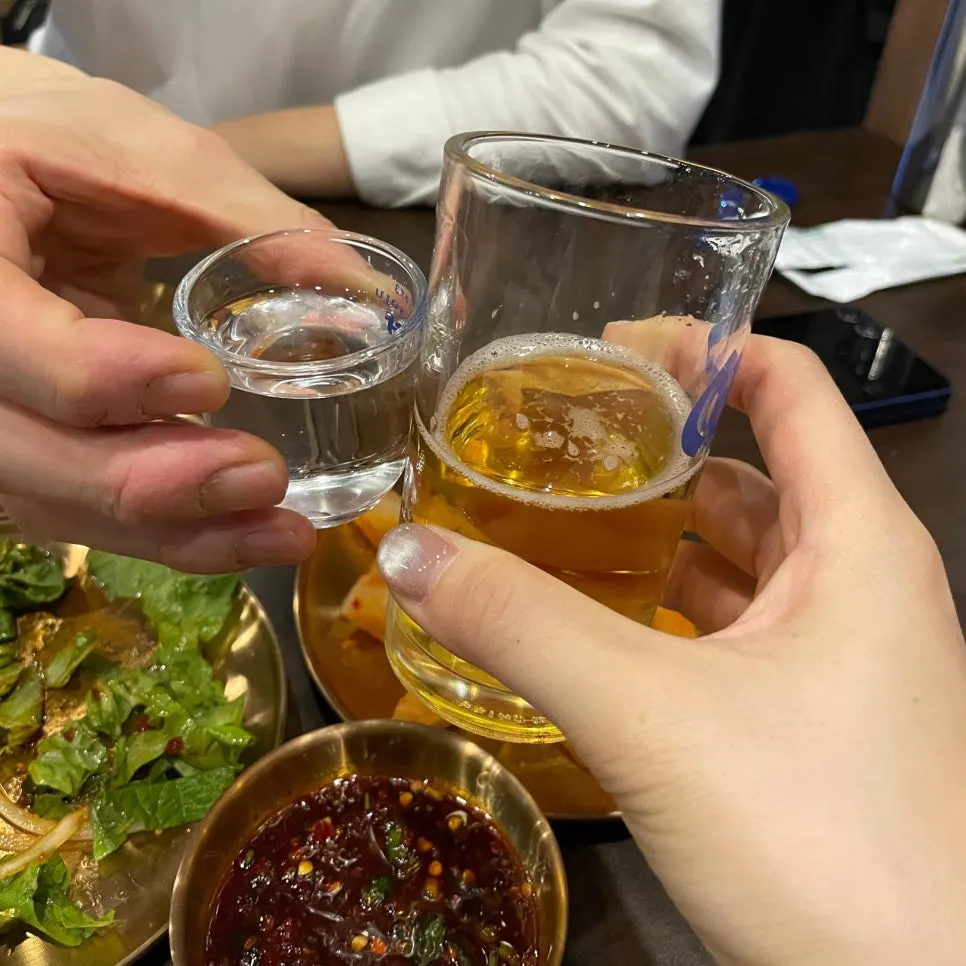 식사 마무리 후의 육향 테이블