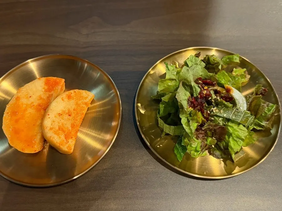 Spread of basic side dishes at Yukhwang