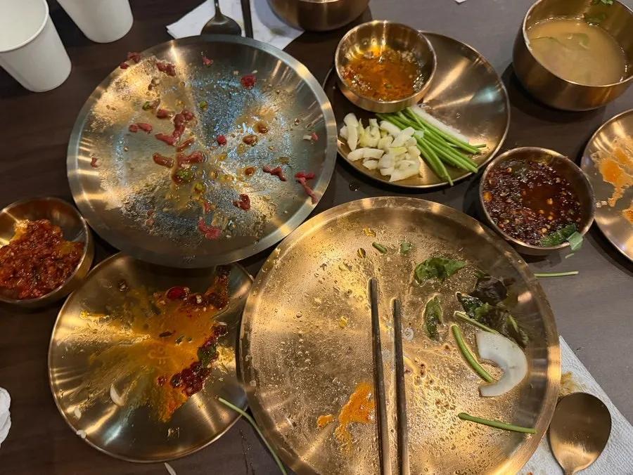 An empty, fully cleaned plate at Yukhwang