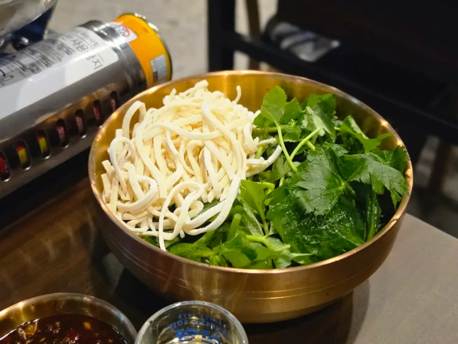 수육전골에 포함된 칼국수 사리