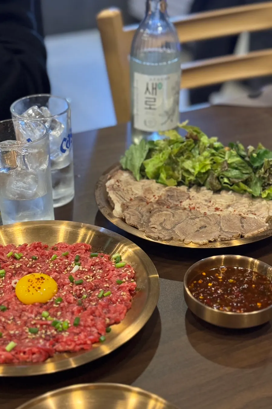 Stopping by Yukhwang for a second round after work
