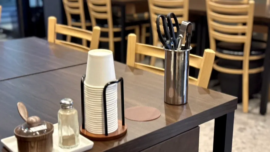 Yukhwang's quiet restaurant atmosphere