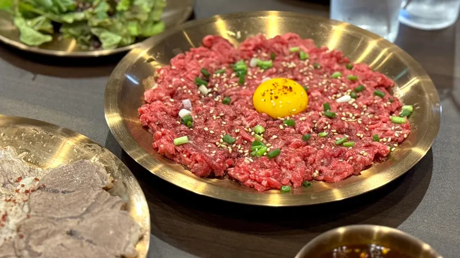 A fresh plate of yukhoe at Yukhwang