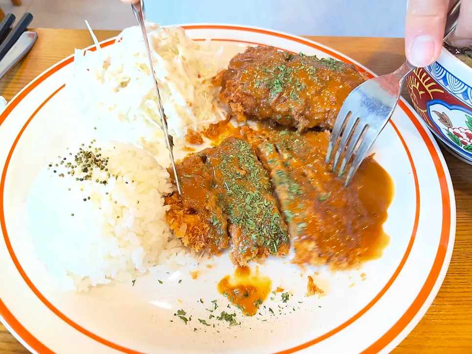 Half-and-half tonkatsu and mini soba set on the table