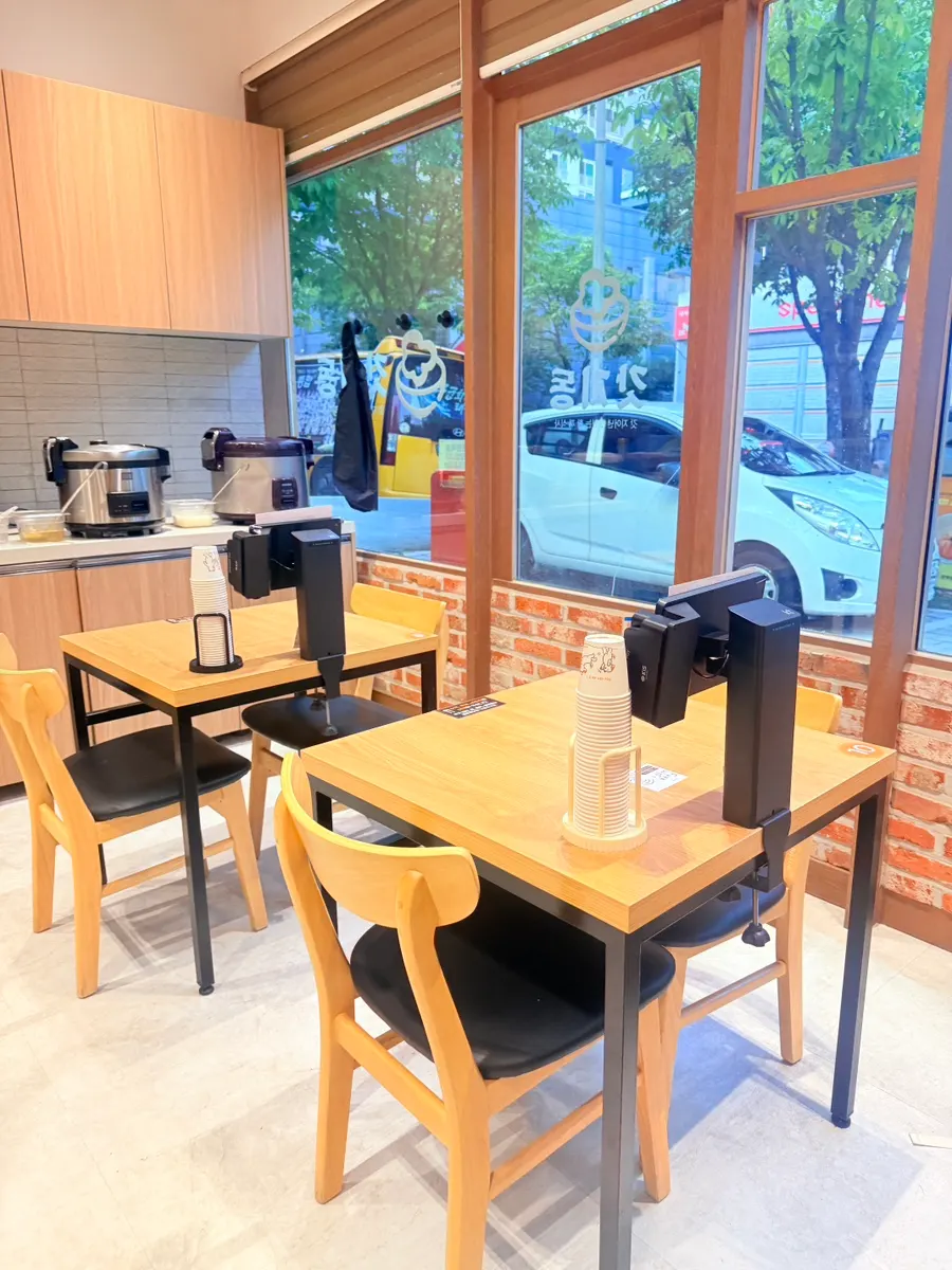 Interior of Gatjidong Noeun Branch, good for solo dining