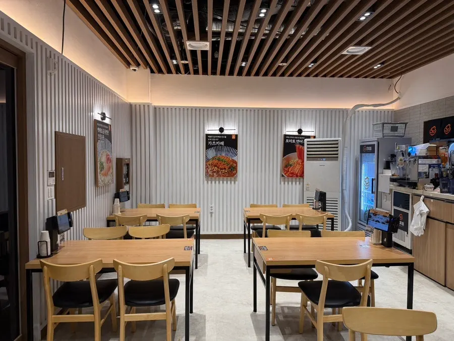 Spacious, clean interior seating at Gatjidong Noeun Branch
