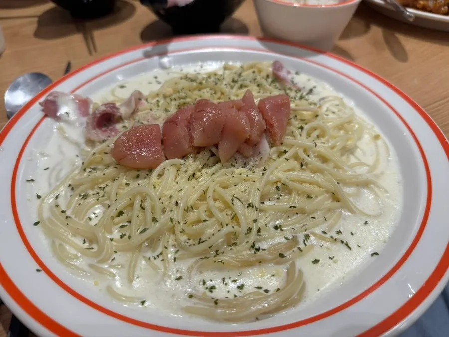 통명란이 올라간 크림파스타