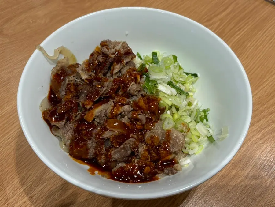 一碗辛咖喱牛丼