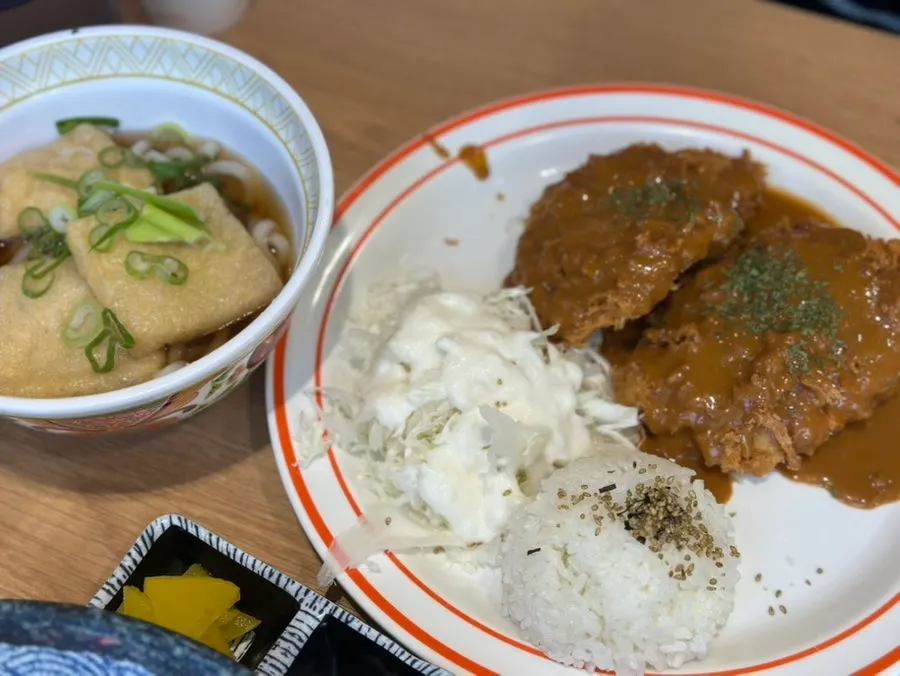 A set of pork cutlet and mini udon