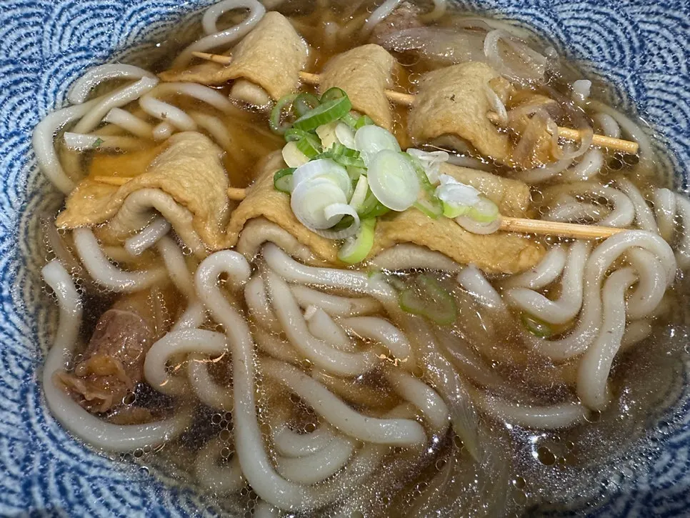 Fish cake skewer udon topped with fish cake skewers