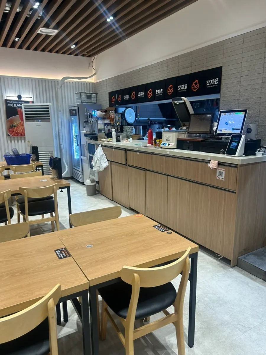 Evening table at Gatjidong Noeun Branch with a highball
