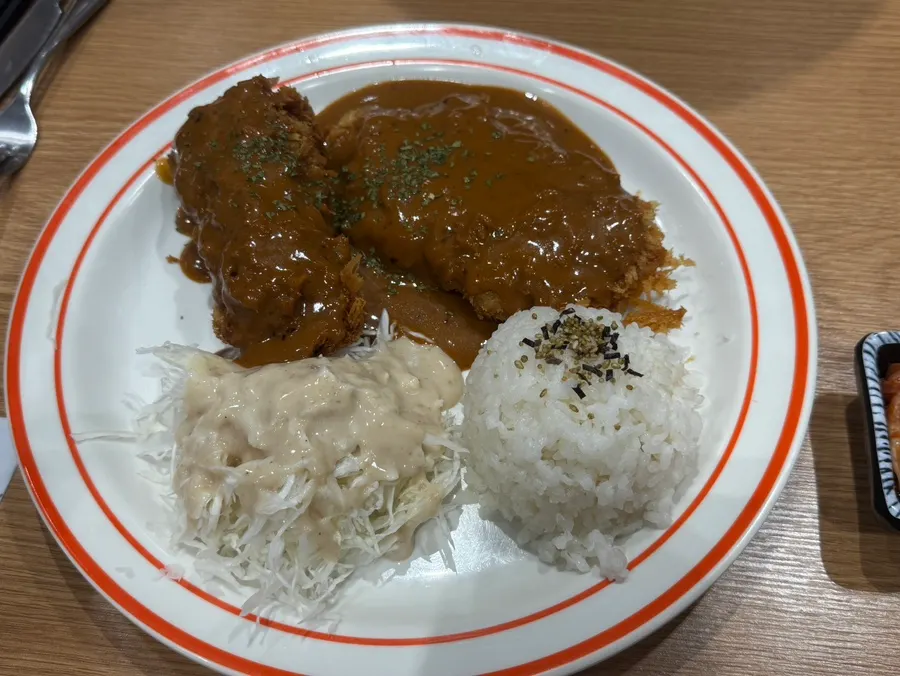 Cross-section of the cheese pork cutlet loaded with cheese
