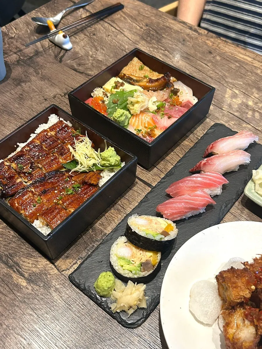 가라아게와 우동까지 포함된 세트 전체 컷