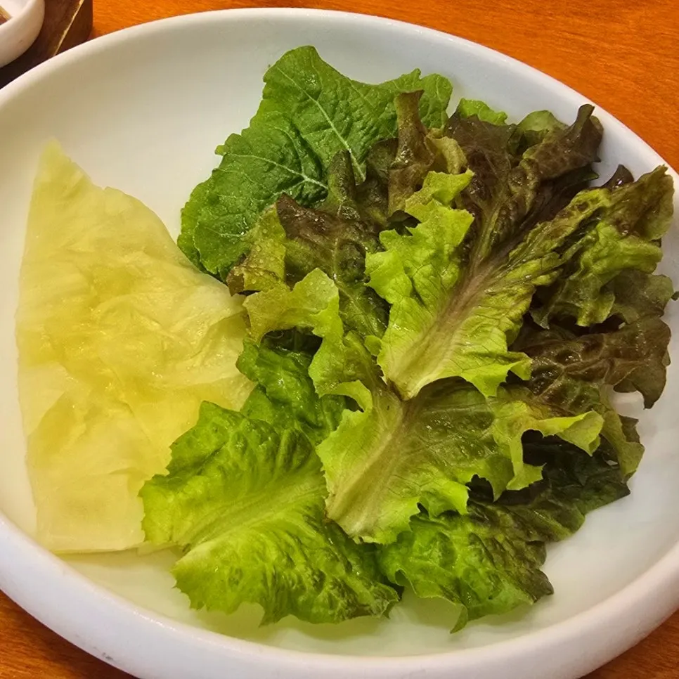 가야끝집 쌈채소와 김 상차림