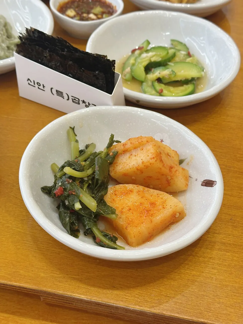 정갈하게 차려진 한식 한 상