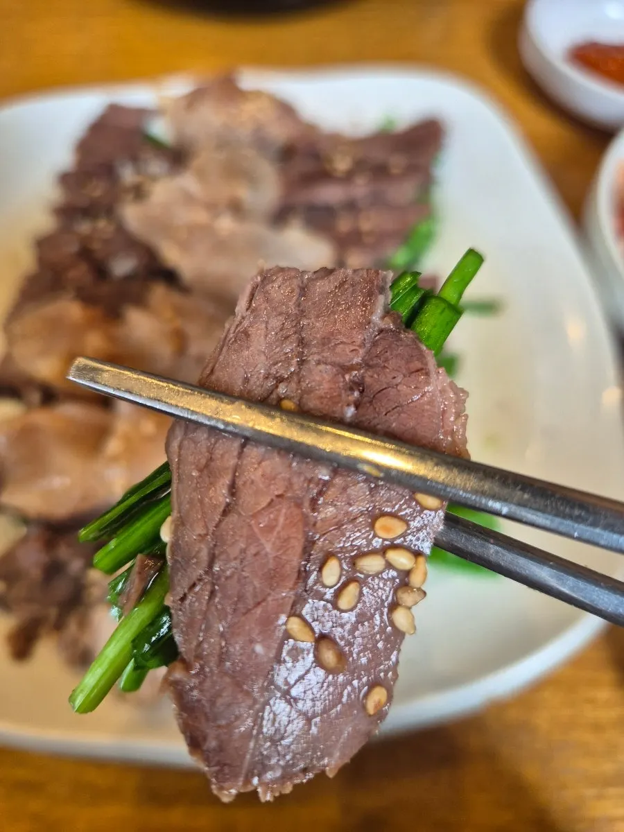 Buchu, boiled beef, and beef tendon