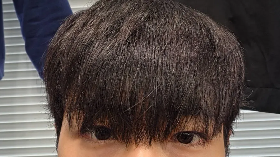 Side view of untidy hair before the treatment