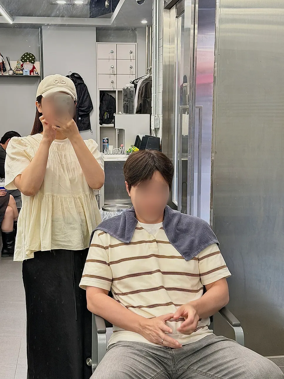 シャンプー後、施術準備中の様子