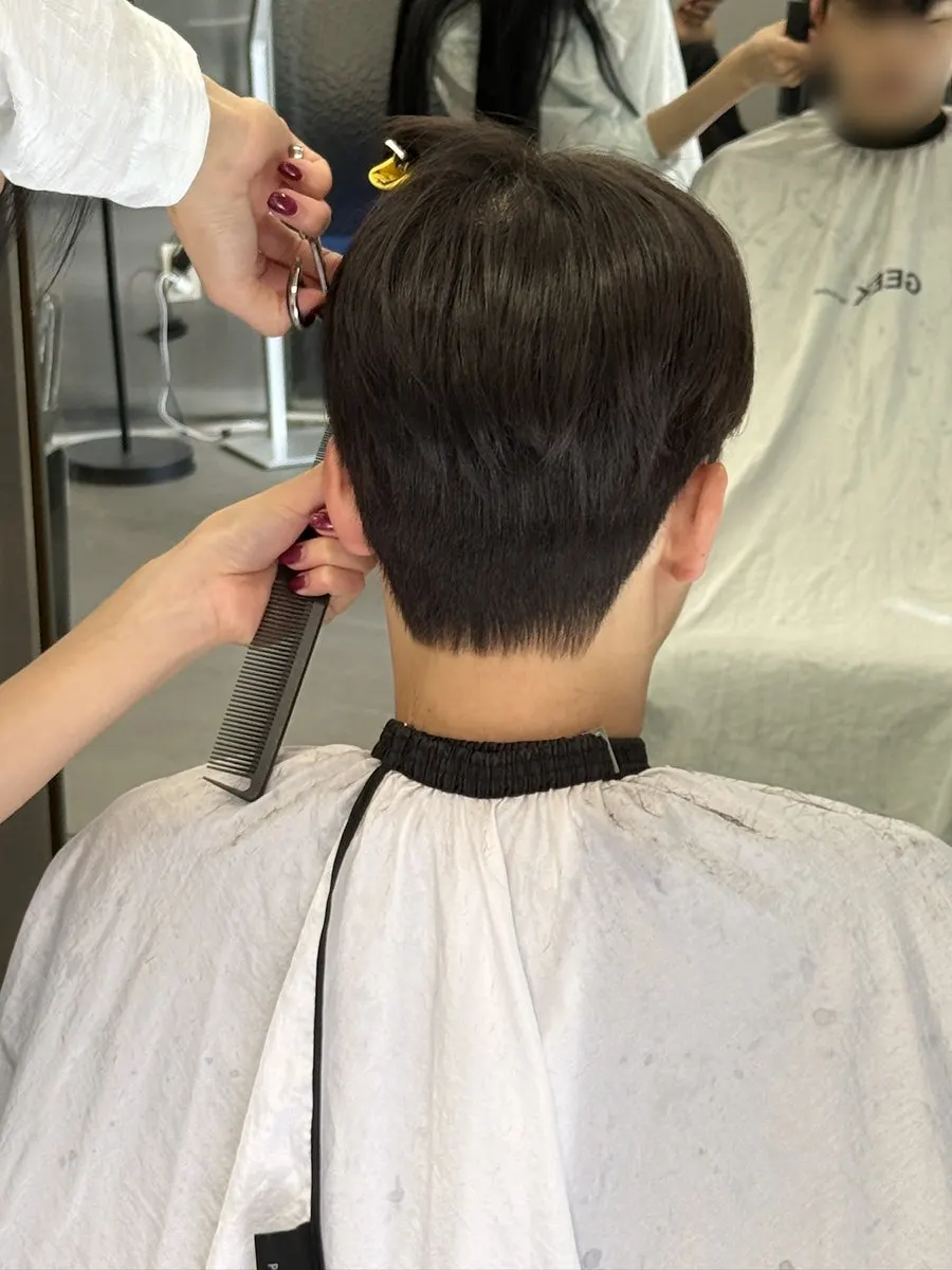 Cutting in progress for the see-through dandy cut