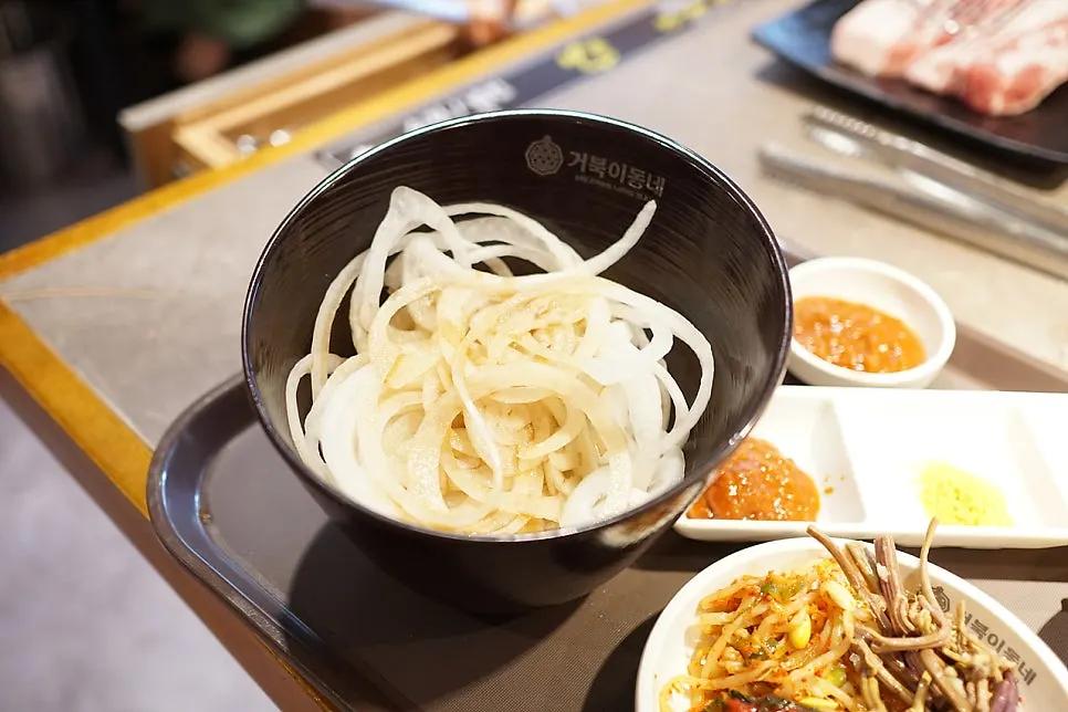 셀프바 곁들임 반찬 코너