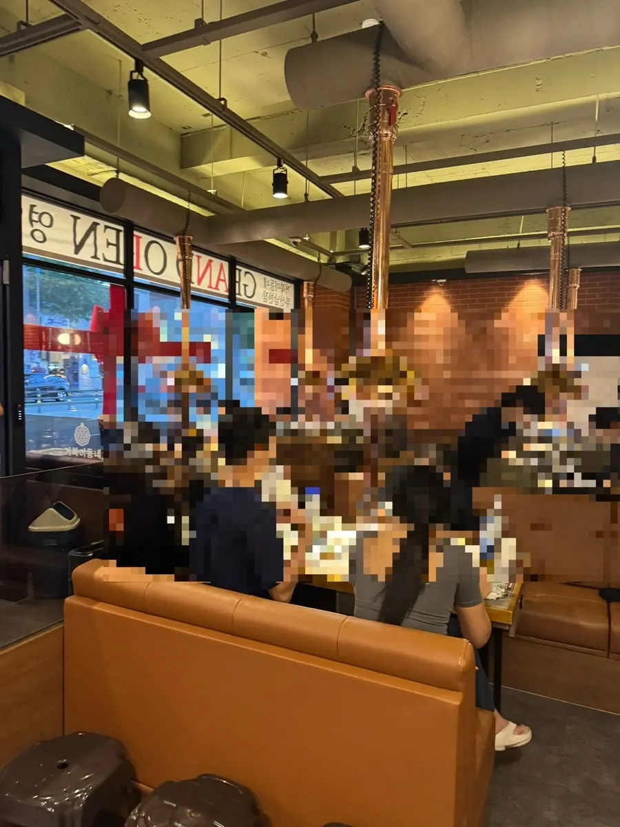 Table setting at Geobugi Dongne Namcheon Branch