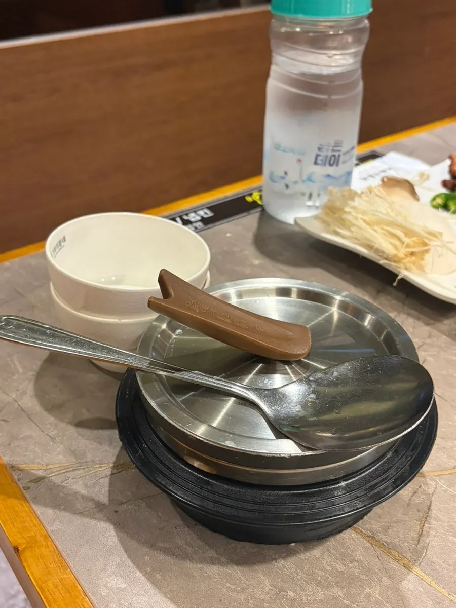 Freshly made cauldron rice served in the pot