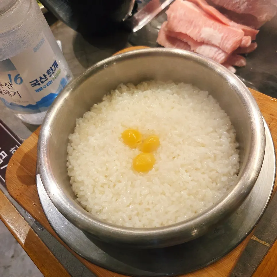 돌솥에 남은 밥으로 만든 누룽지