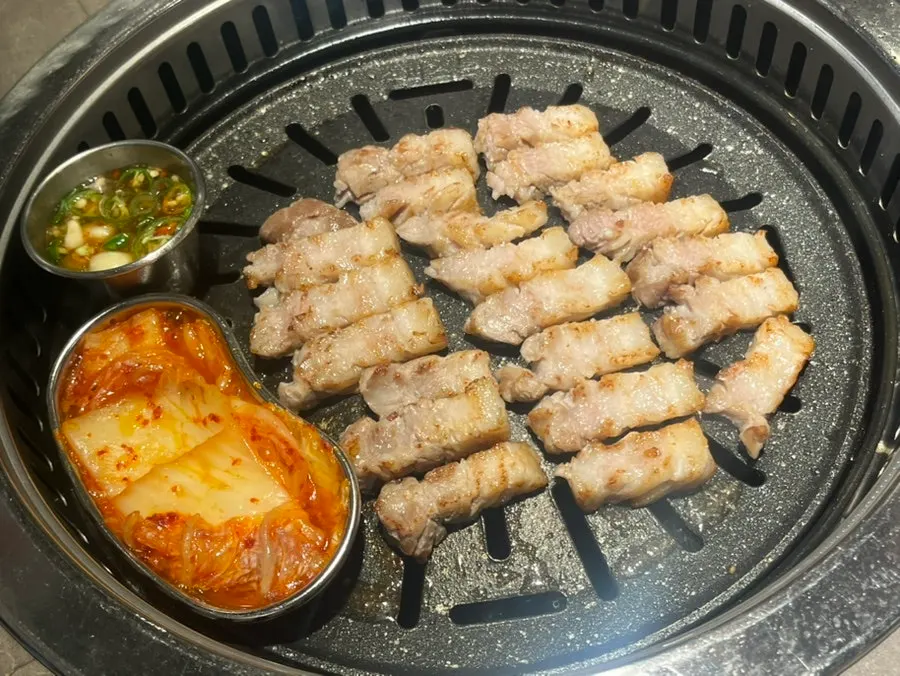 거북이동네 군포산본점 삼겹살과 샤브샤브 상차림