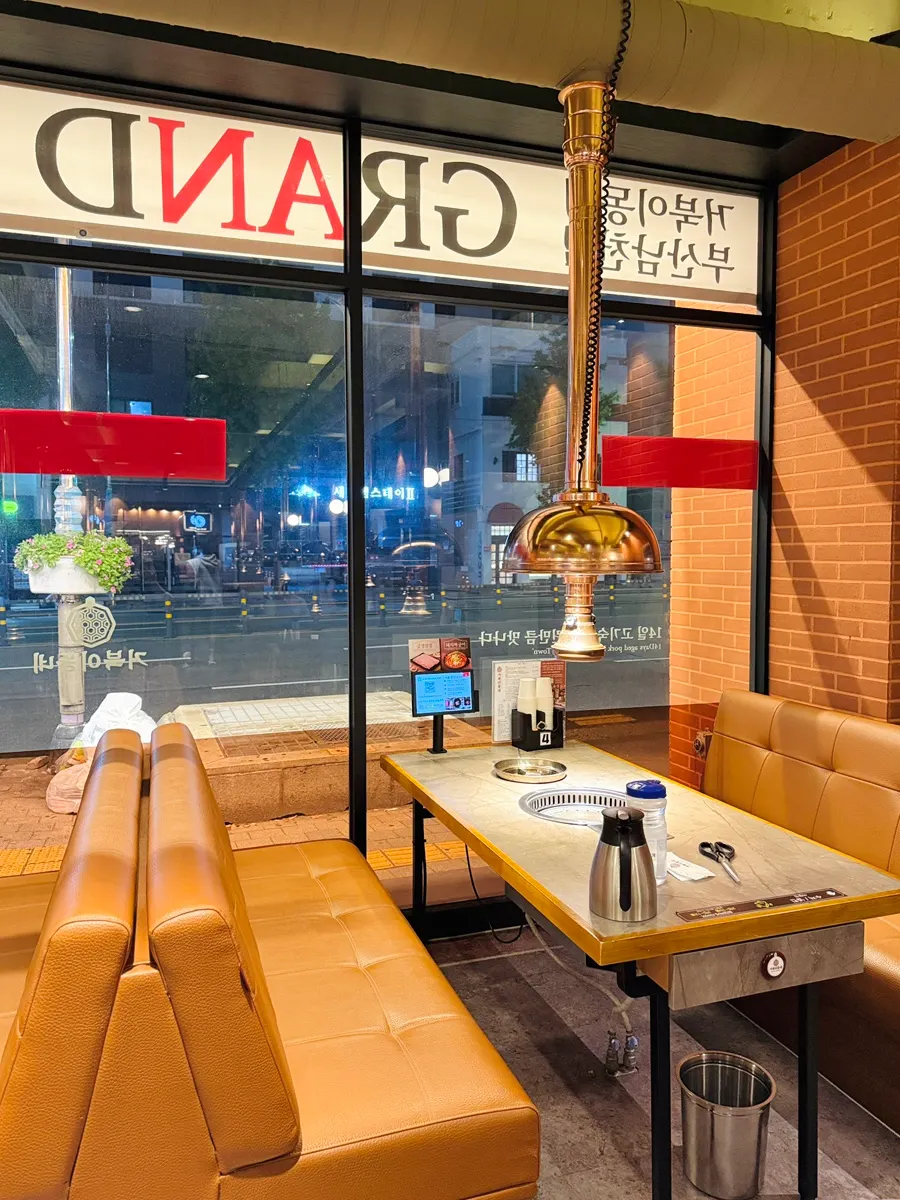 Spacious sofa seating at Geobugi Dongne Busan Namcheon