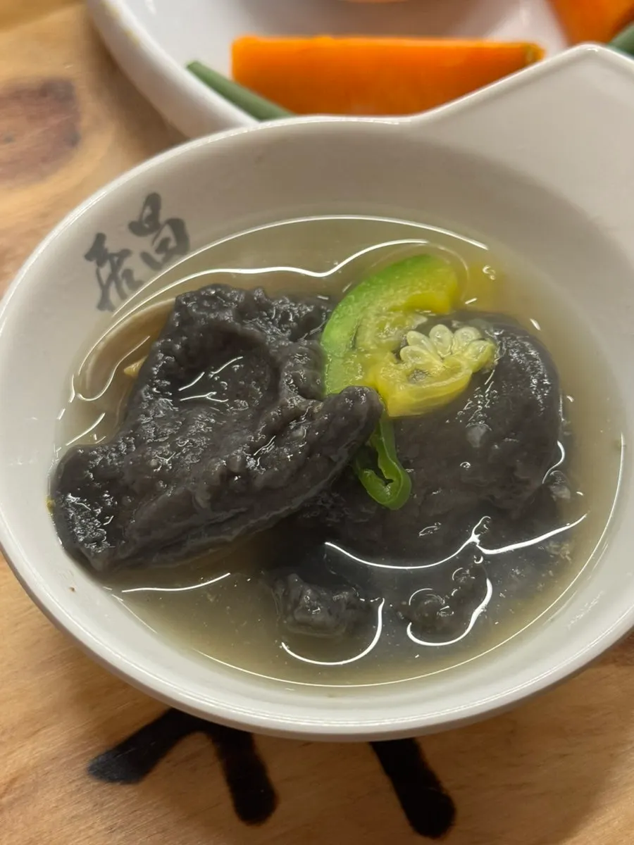 반죽을 뜯어 넣은 해물수제비