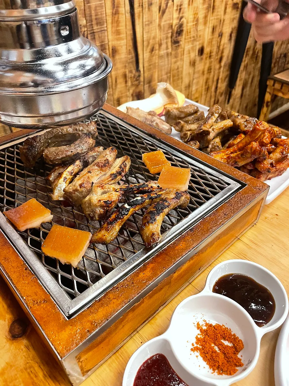 Spicy jjokgalbi with spicy dipping sauce