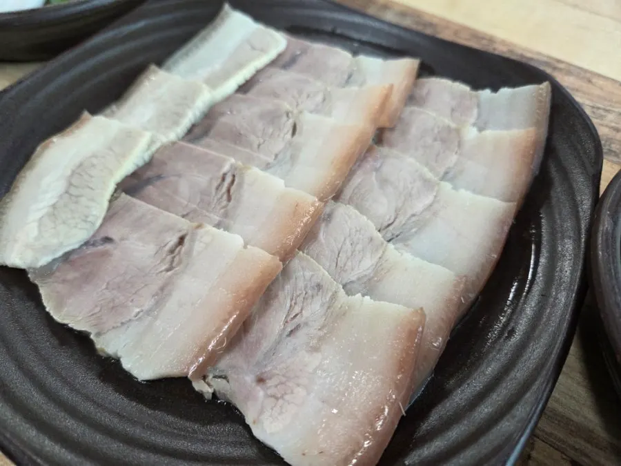A plate of sample suyuk