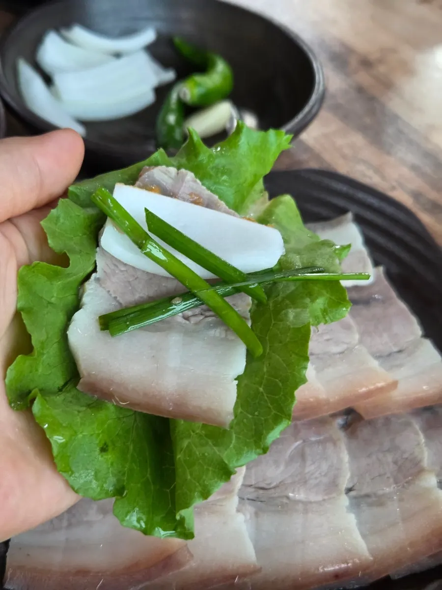 Close-up of thinly sliced, moist suyuk