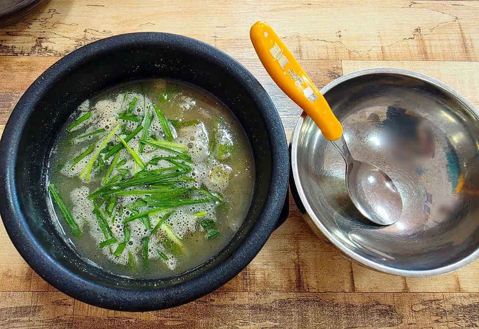 Clear-broth pork gukbap without dadaegi