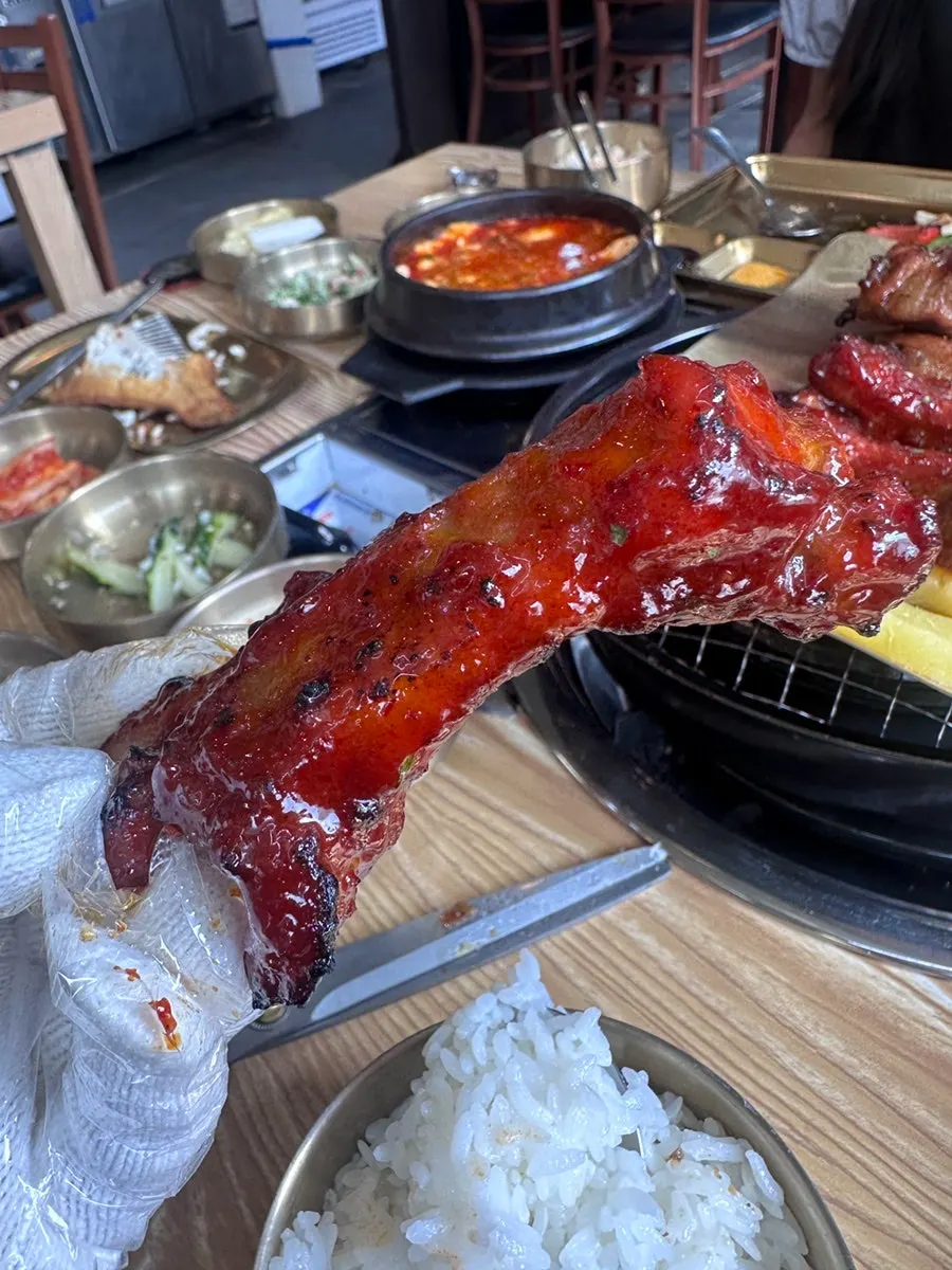 김치말이국수와 등갈비 조합