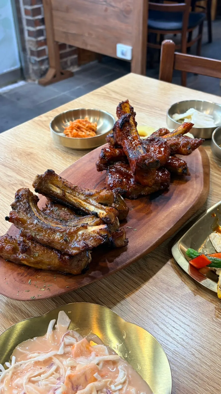간장과 매운맛 반반 등갈비