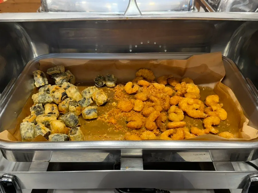 Side dish section at the self-serve bar