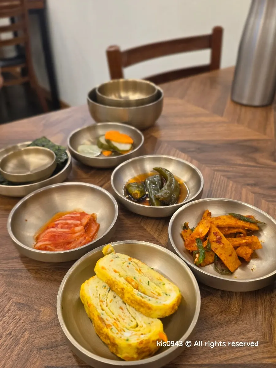 The ordered grilled fish set meal laid out