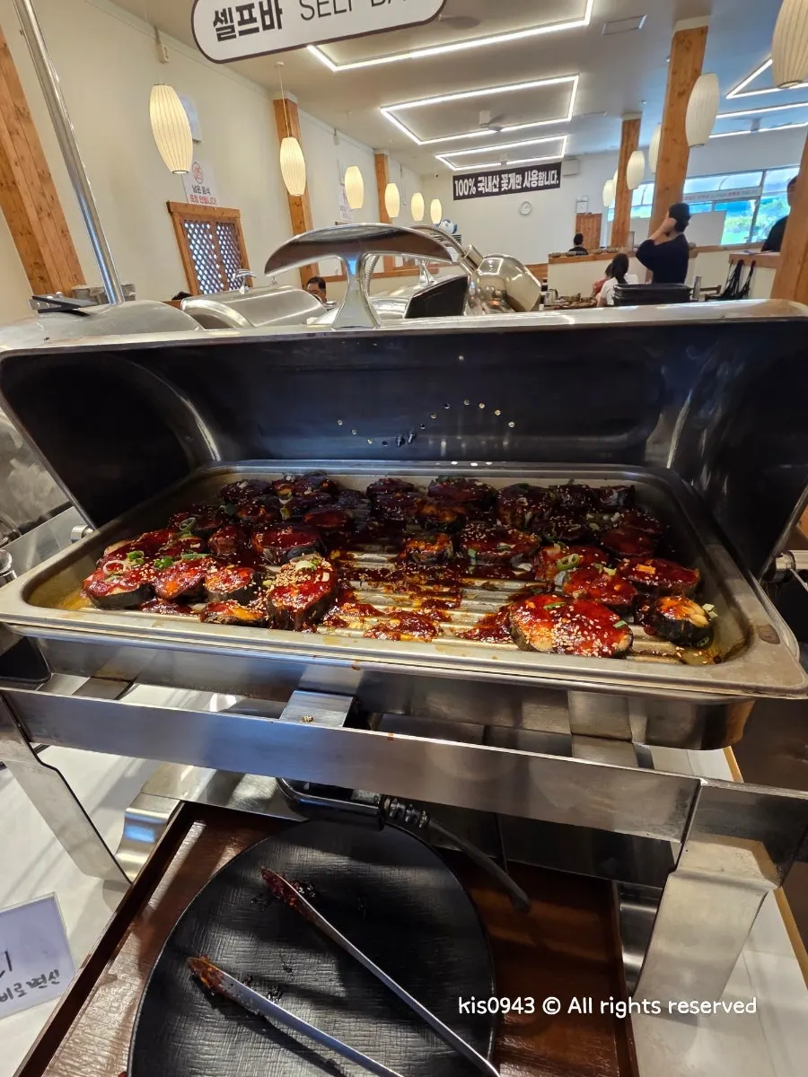 Pancakes and fritters at the self-serve bar