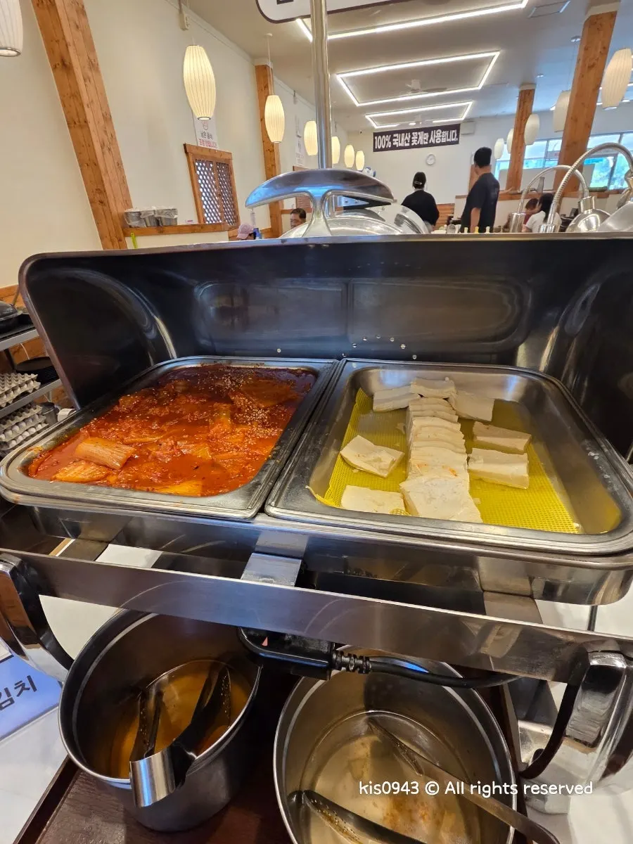 Tteokbokki and rolled egg at the self-serve bar
