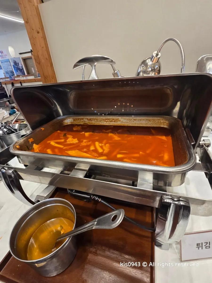 A plate assembled from the self-serve banchan bar