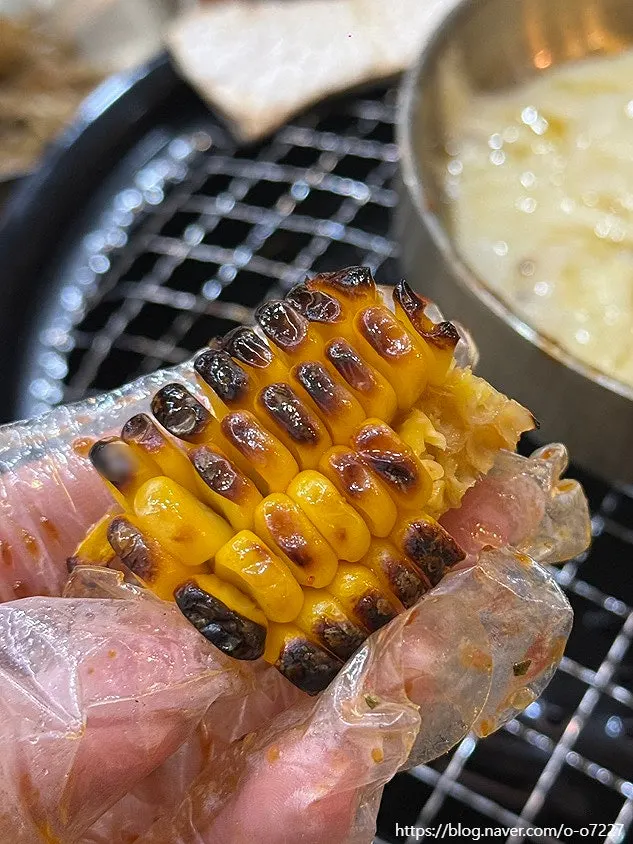 Cheese paired with spicy pork ribs