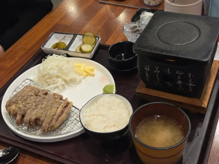 Tonkatsu and beef gyukatsu set
