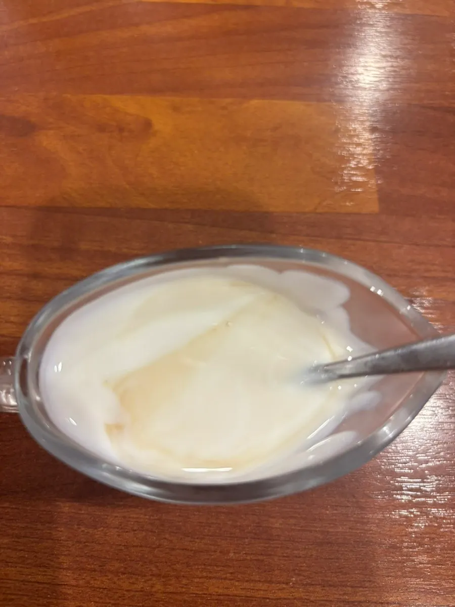 Honey yogurt to mix before eating