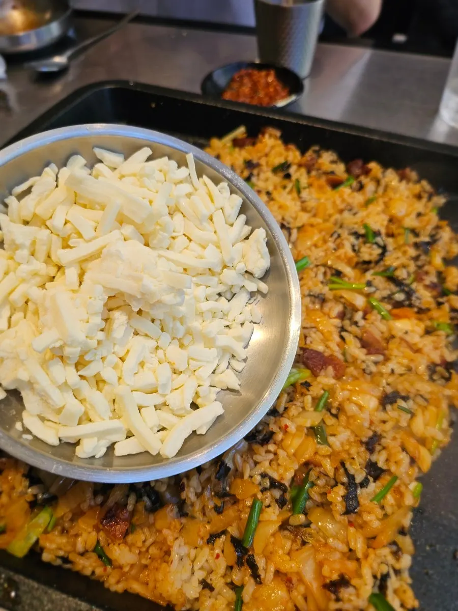 Kimchi fried rice after the meat meal