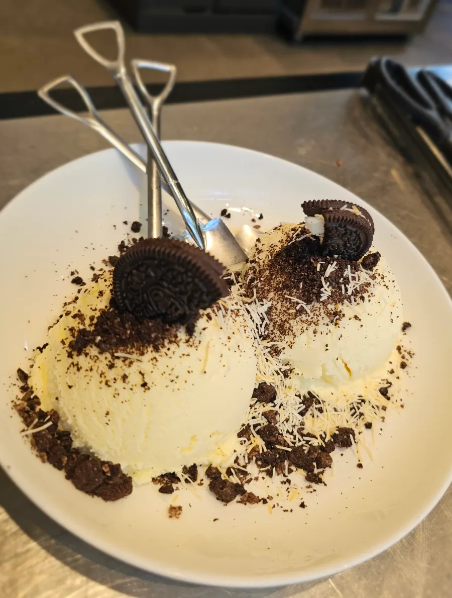 The pretty review-service treat received at the end
