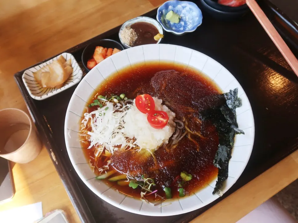 냉모밀과 안심 한덩이 추가 상차림
